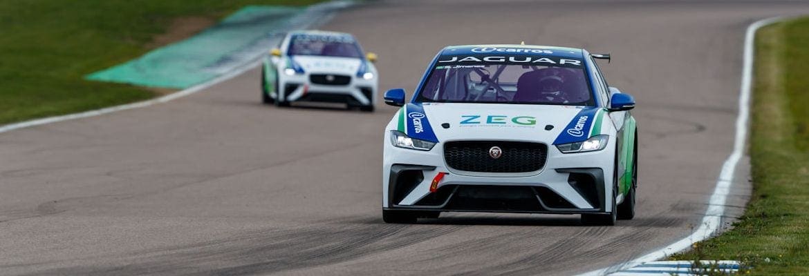 Do frio ao deserto, Cacá e Jimenez completam testes na gelada Inglaterra de olho na Arábia Saudita