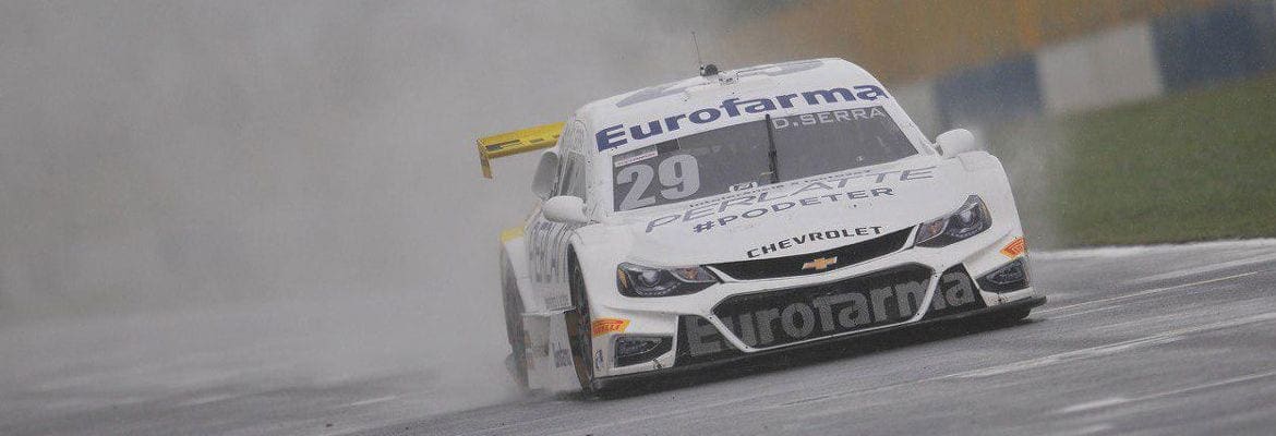 No molhado, Daniel Serra é o pole. Líderes largam lado a lado em Goiânia