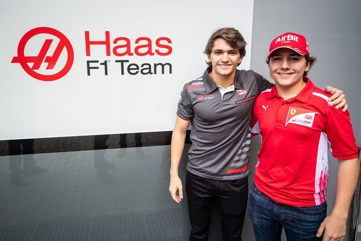 Campeão da F4 Italiana em 2018, Enzo Fittipaldi visita GP Brasil de F1 e ganha Capacete de Ouro Campeão da F4 Italiana em 2018, Enzo Fittipaldi visita GP Brasil de F1 e ganha Capacete de Ouro