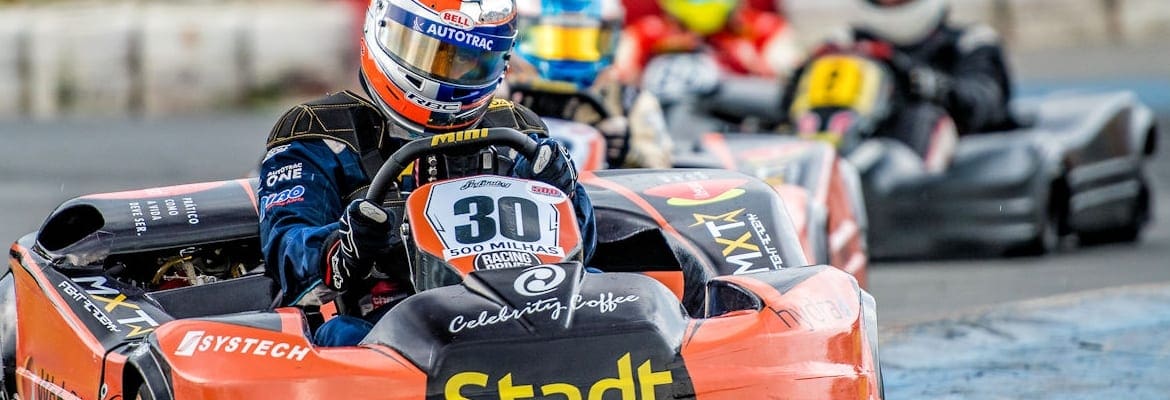 Família Piquet lidera terceira sessão de treinos livres das 500 Milhas com dobradinha