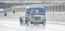Marcada pela forte chuva em Curitiba, Dirani domina sexta-feira na Copa Truck
