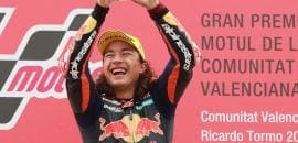 Piloto turco de 15 anos, Can Oncu faz história ao vencer GP da Valência da Moto3