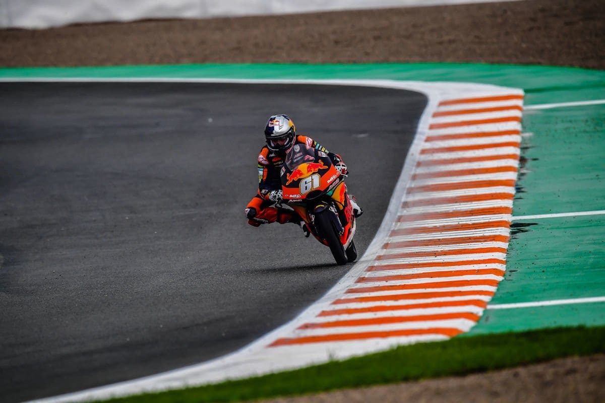 Piloto turco de 15 anos, Can Oncu faz história ao vencer GP da Valência da Moto3 Can Oncu - KTM Red Bull - Moto3