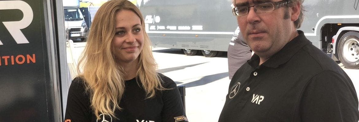 Sophia Floersch passa por cirurgia de sete horas após o acidente no GP de Macau