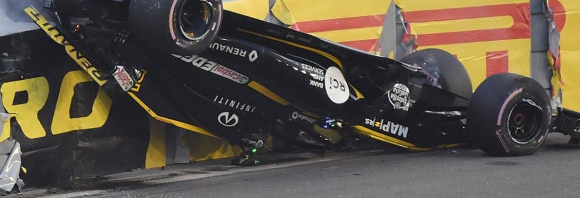 Nico Hulkenberg escapa ileso de capotagem na primeira volta em Yas Marina