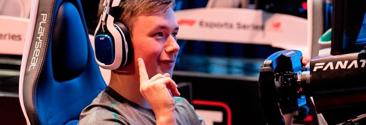 Brendon Leigh mantém o título da Fórmula 1 eSports; Mercedes vence nas equipes