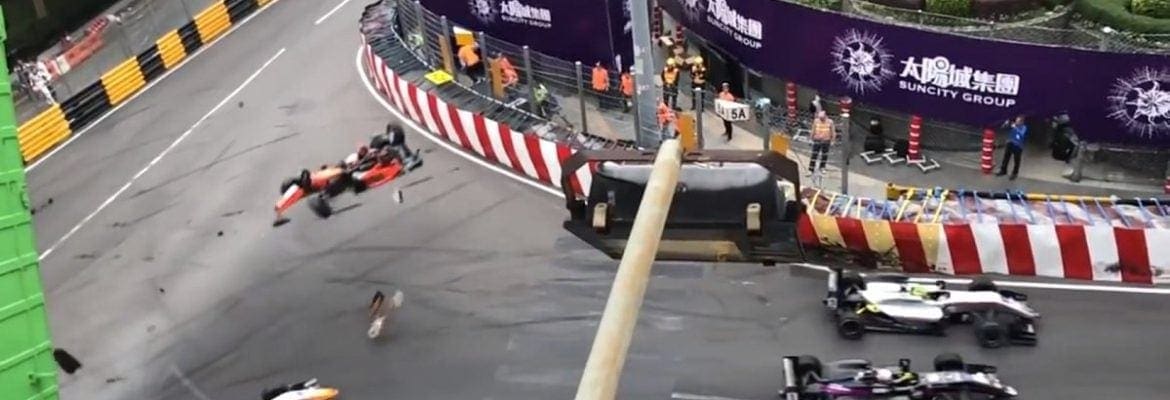 Sophia Floersch tem fratura na coluna vertebral após acidente horrível no GP de Macau