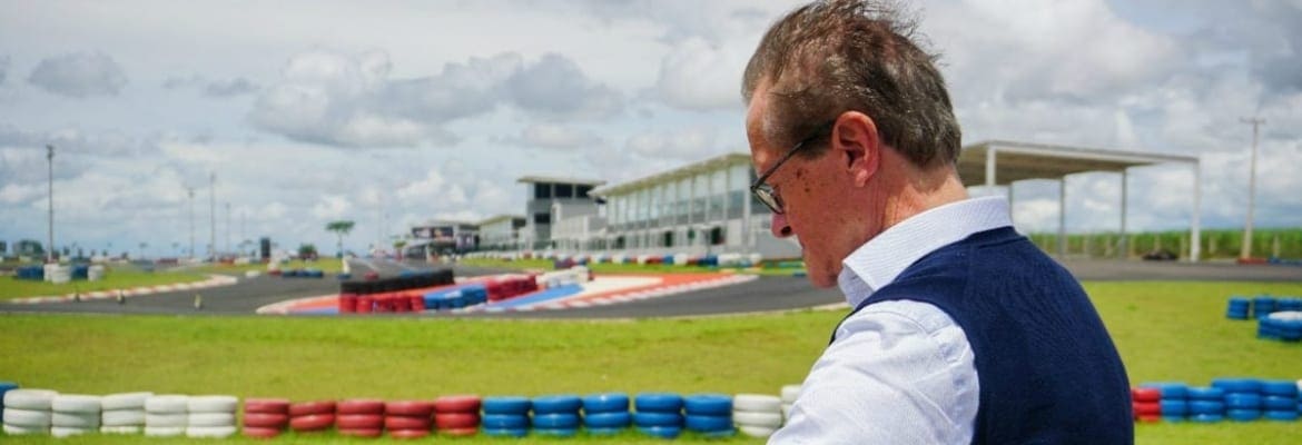 Inspetor da CIK/FIA vistoria dois kartódromos brasileiros para homologação