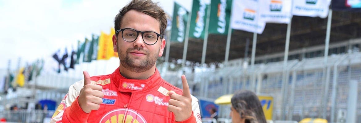 Raphael Reis sai na frente na decisão do título em Interlagos