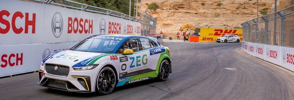 AO VIVO: Com Cacá e Jimenez no grid, assista à primeira corrida do eTrophy I-PACE da Jaguar