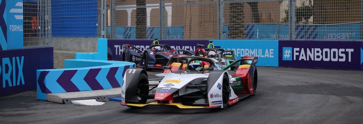 Em dia caótico, Lucas di Grassi foi o piloto que mais ganhou posições em Riad