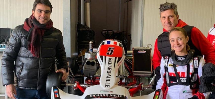 Júlia Ayoub conquista vaga na Europa para representar o Brasil no Mundial de Kart em 2019 Júlia Ayoub conquista vaga na Europa para representar o Brasil no Mundial de Kart em 2019