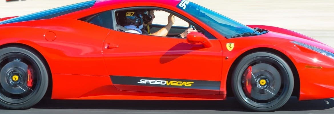 VÍDEO: Pilotamos uma FERRARI 488 GTB no SPEEDVEGAS | FÉRIAS F1MANIA