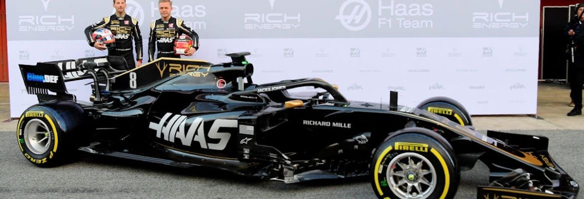 Pré-temporada da F1: Haas apresenta o VF-19 no pitlane de Barcelona