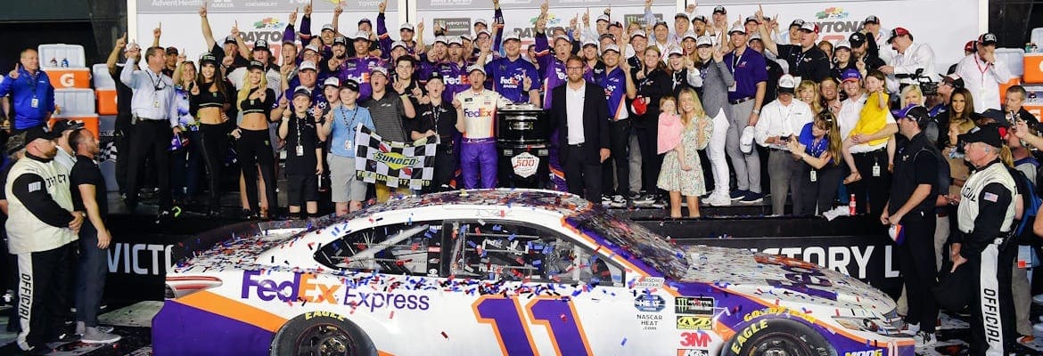Denny Hamlin lidera 1-2-3 da Toyota JGR na Daytona 500