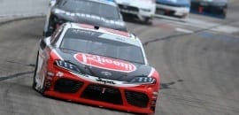 Bell abre caminho para vitória em Richmond e avança nos playoffs da Xfinity Series