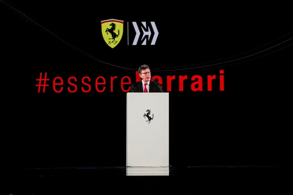 GALERIA: Vermelho e preto fosco, Ferrari apresenta carro para a F1 2019, o SF90 GALERIA: Vermelho e preto fosco, Ferrari apresenta carro para a F1 2019, o SF90