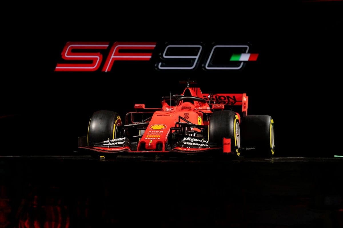 GALERIA: Vermelho e preto fosco, Ferrari apresenta carro para a F1 2019, o SF90 GALERIA: Vermelho e preto fosco, Ferrari apresenta carro para a F1 2019, o SF90