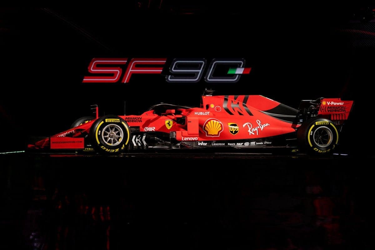GALERIA: Vermelho e preto fosco, Ferrari apresenta carro para a F1 2019, o SF90 GALERIA: Vermelho e preto fosco, Ferrari apresenta carro para a F1 2019, o SF90