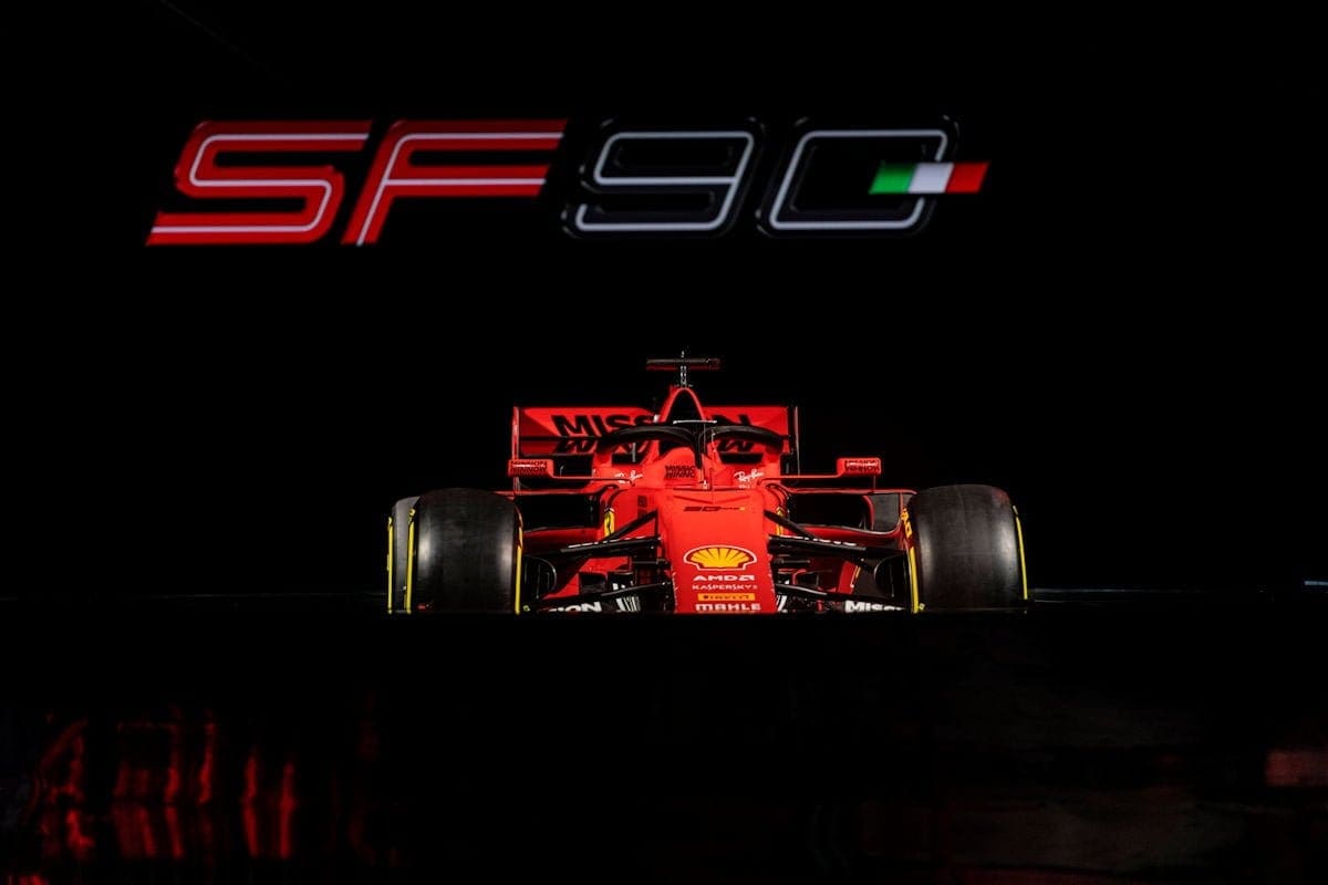 GALERIA: Vermelho e preto fosco, Ferrari apresenta carro para a F1 2019, o SF90 GALERIA: Vermelho e preto fosco, Ferrari apresenta carro para a F1 2019, o SF90