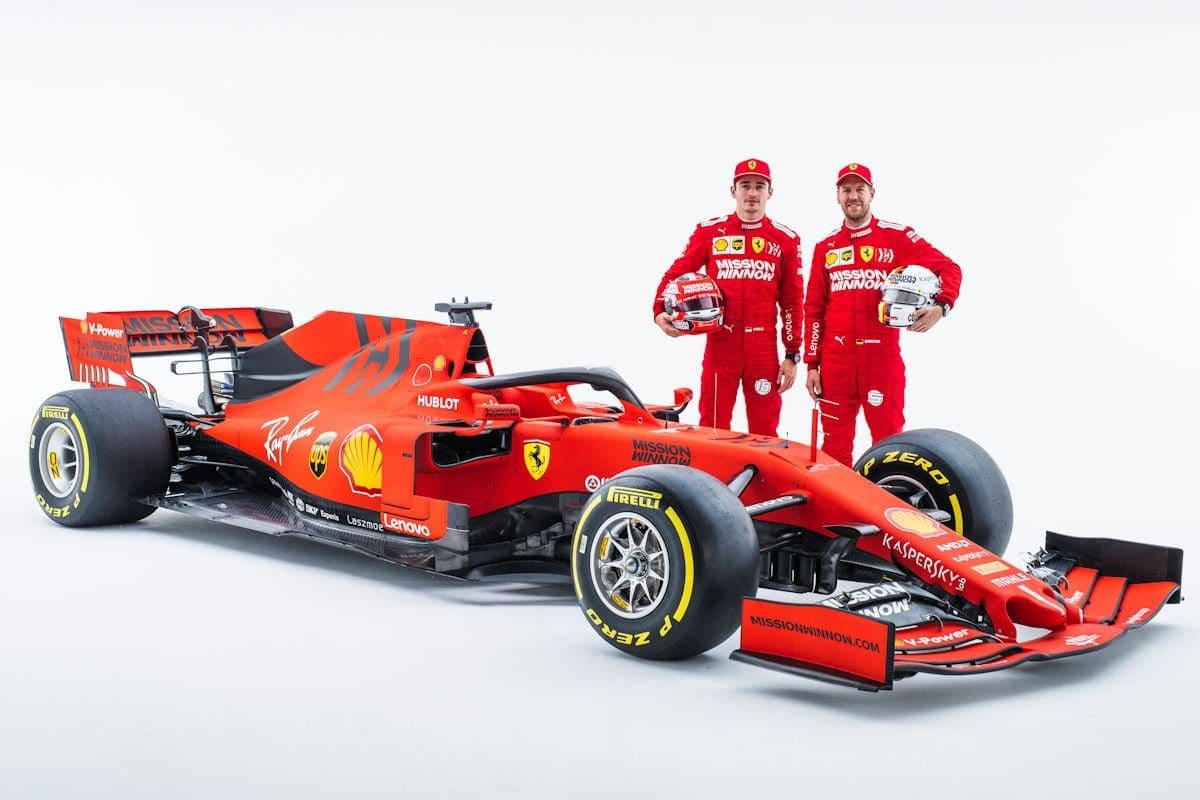 GALERIA: Vermelho e preto fosco, Ferrari apresenta carro para a F1 2019, o SF90 GALERIA: Vermelho e preto fosco, Ferrari apresenta carro para a F1 2019, o SF90