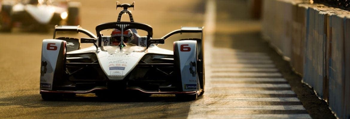 Colisão atrapalha estreia de Nasr no México