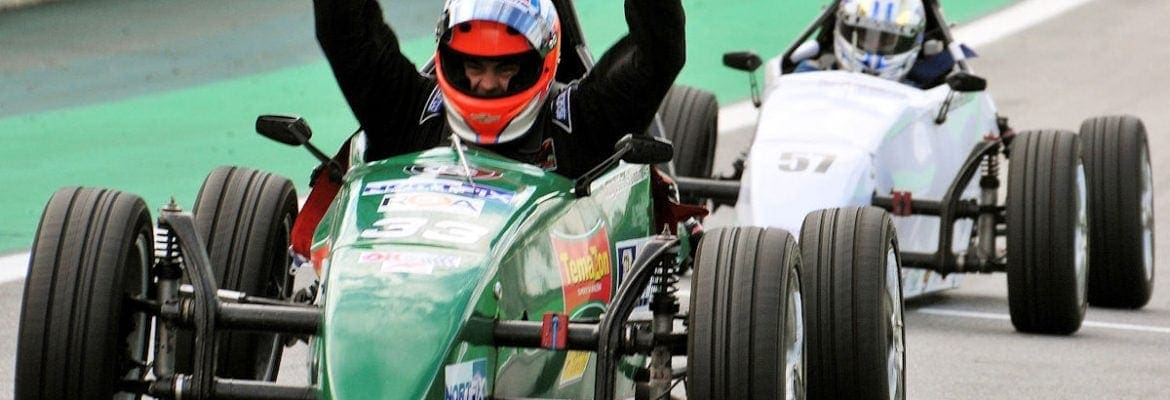 Com muito equilíbrio, quatro pilotos dividem as vitórias na Fórmula Vee em Interlagos