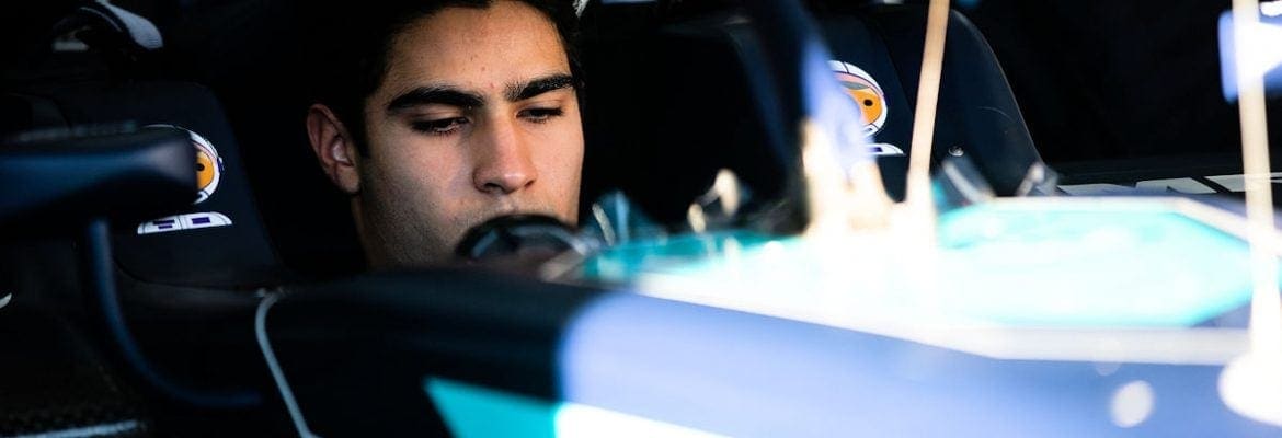 Sérgio Sette chega à Silverstone para a sétima etapa da F-2