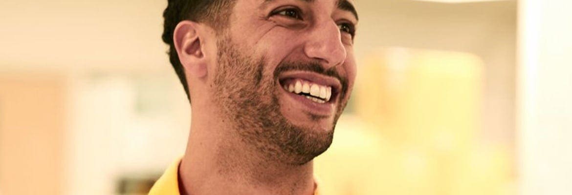 Daniel Ricciardo veste as cores da Renault pela primeira vez