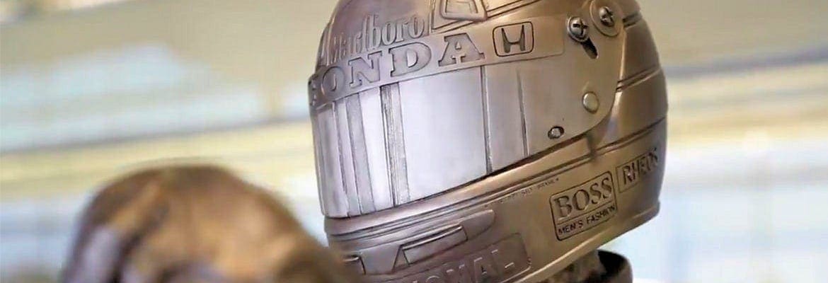 Ayrton Senna: sede da McLaren ganha estátua de bronze do tricampeão de F1