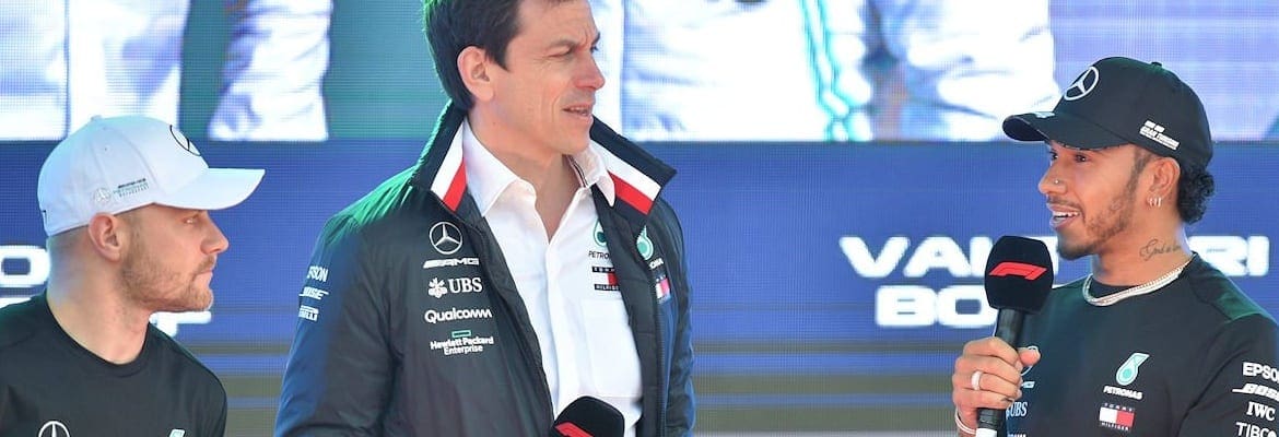 Mercedes admite que considerou Ricciardo para 2019