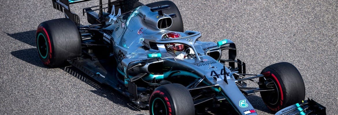 Hamilton prevê uma “disputa acirrada” contra a Ferrari no Bahrein