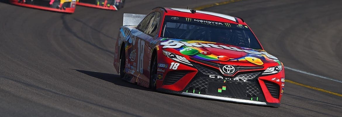 Kyle Busch a uma vitória da 200ª depois de vencer em Phoenix