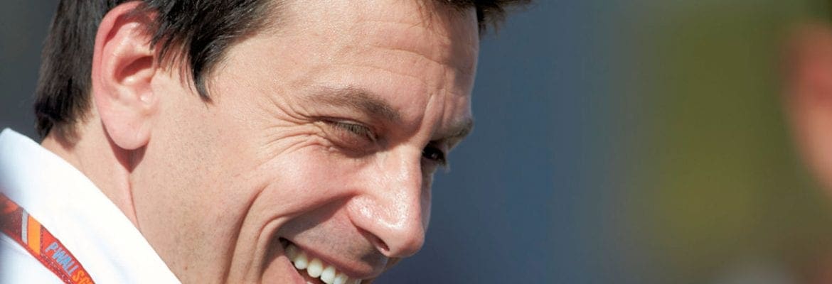 Mercedes mantém opções abertas com Vettel caso Hamilton ou Bottas saiam, diz Wolff