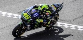 20 anos: Rossi estreava na MotoGP com Honda de Doohan, volta mais rápida… e queda