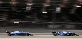 Últimos a receber a quadriculada no Bahrein, dupla da Williams trava grande duelo