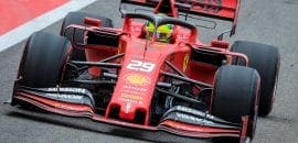 Schumacher faz sua estreia na F1 com a Ferrari nos testes do Bahrein