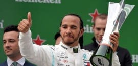 Hamilton vence Grande Prêmio da China “muito especial”