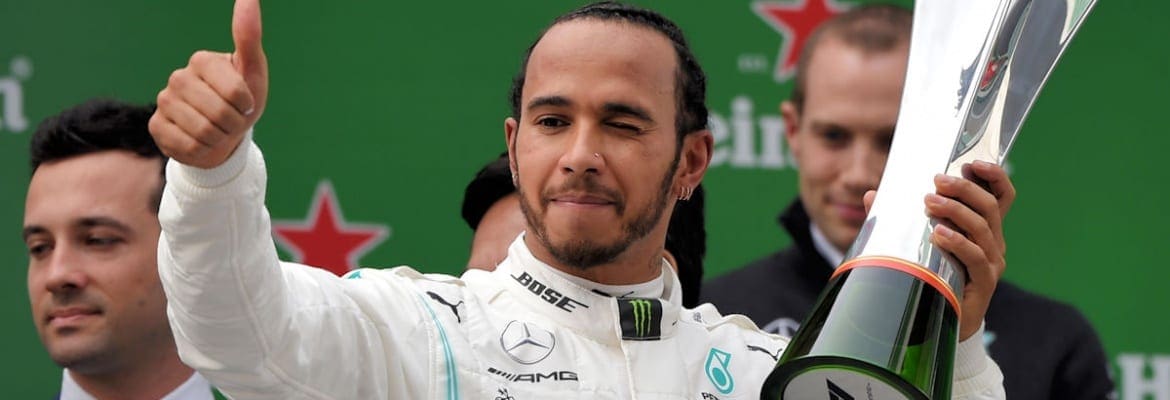 Hamilton vence Grande Prêmio da China “muito especial”