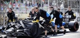 GP do Azerbaijão: tampa do bueiro causa acidente com Russell; 1º treino cancelado em Baku