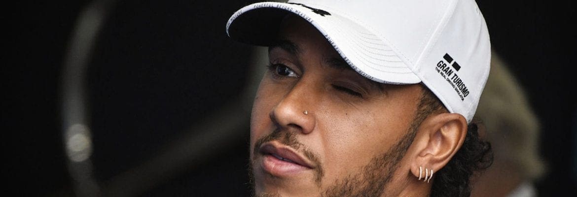 Hamilton afirmou que a Mercedes era um “desastre para pilotar” durante a pré-temporada
