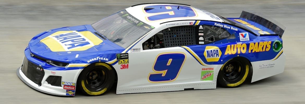 Cup Series: Chase Elliott faz a pole no Bristol Motor Speedway