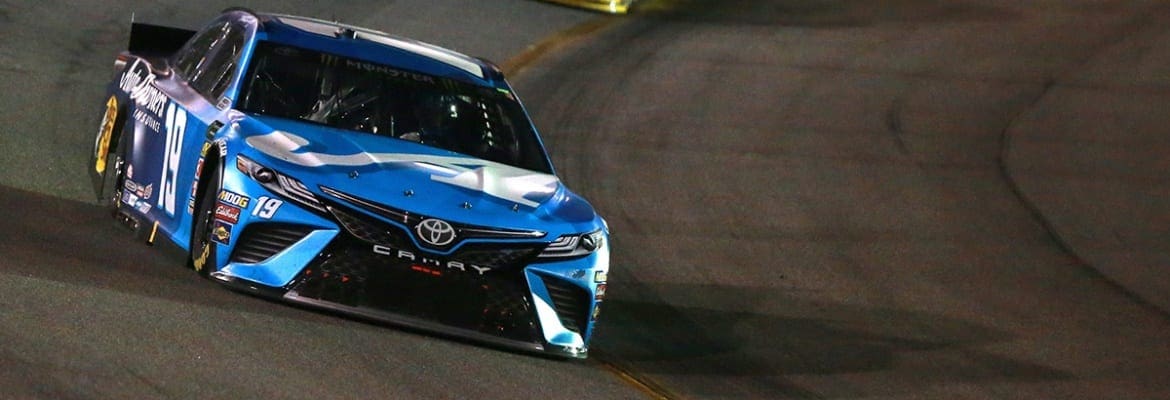 Martin Truex Jr. vence pela primeira vez em Richmond na NASCAR Cup Series