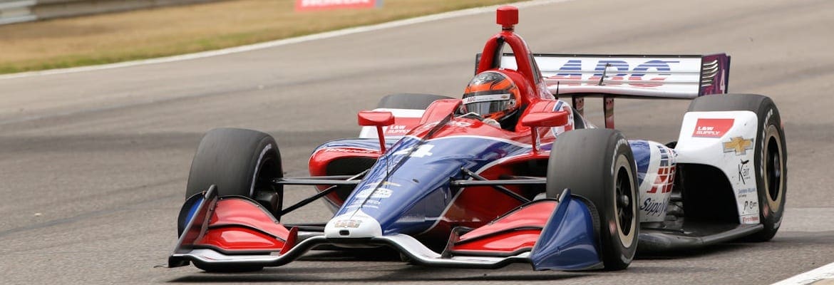 Matheus Leist é o quarto melhor Chevrolet no grid e larga entre dois campeões da Indy