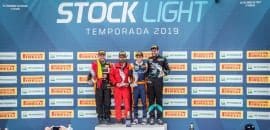 Guilherme Salas vence a corrida 1 debaixo de chuva no Velopark