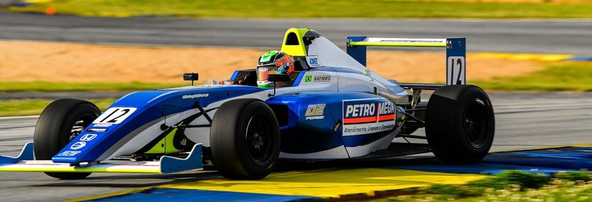 Kiko Porto fica entre os mais rápidos nos primeiros treinos da F4 americana
