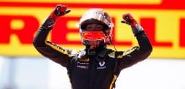Jack Aitken faz uma bela corrida para conquistar sua primeira vitória na F2 em Baku