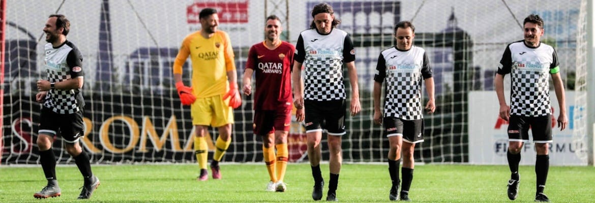 Felipe Massa faz gol em partida beneficente entre a Fórmula E e a AS Roma