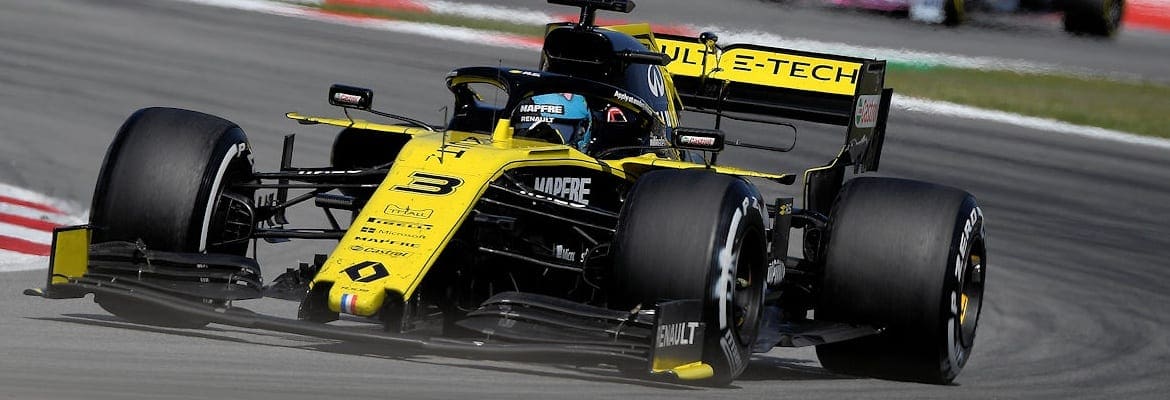 Fora dos pontos, Ricciardo se diz “frustrado” com estratégia da Renault