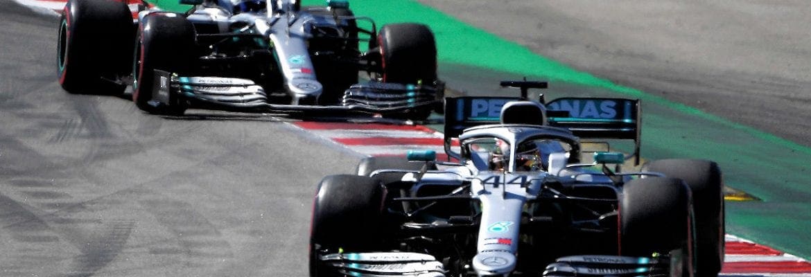 Hamilton fala sobre sua disputa com Bottas